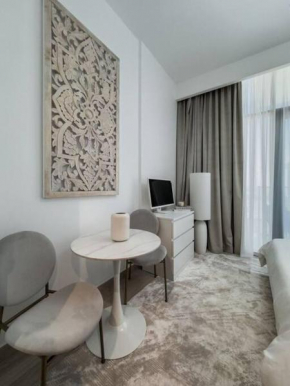 Newly Furnished Studio Azizi Riviera 37 Al Meydan